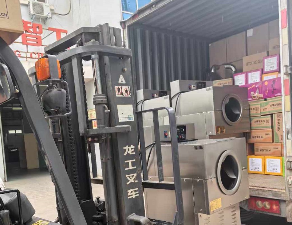 板栗炒貨連鎖店復(fù)購3臺電磁炒貨機(jī)裝車?yán)? alt=